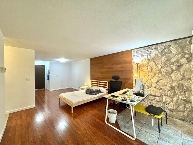 Foto del edificio - Beautiful Ground-Floor Condo Near Microsoft