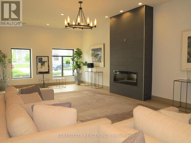 Building Photo - 240 Villagewalk Blvd