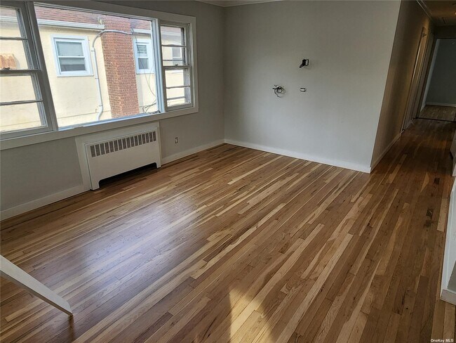 Foto del edificio - 219 W Walnut St