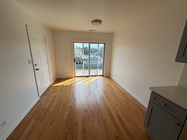 Building Photo - 2833 N Auxplaines St