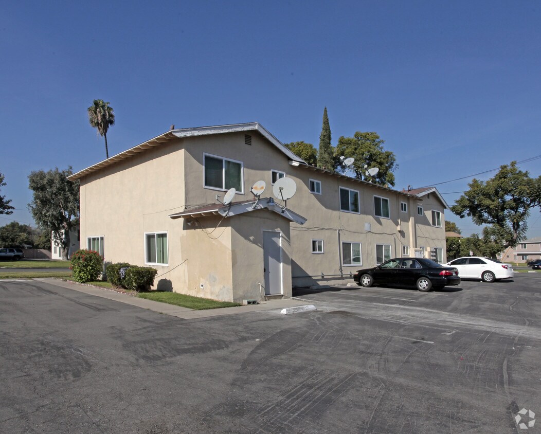 Building Photo - 12582 Flower St