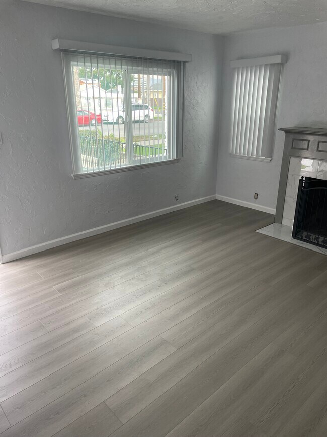 Building Photo - 14642 Kittridge St