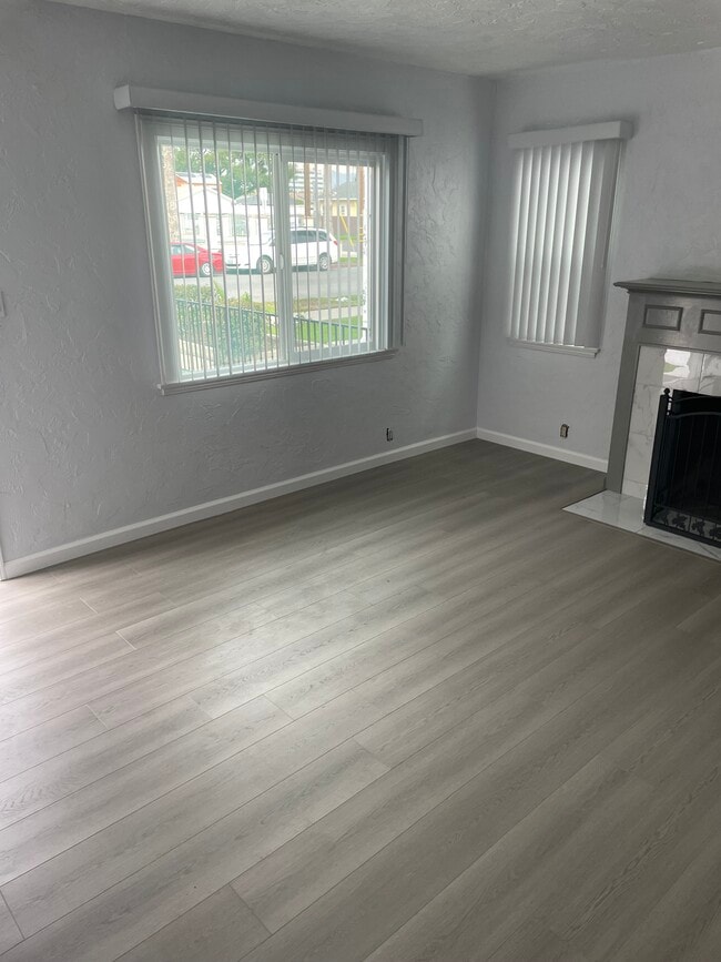 Building Photo - 14642 Kittridge St