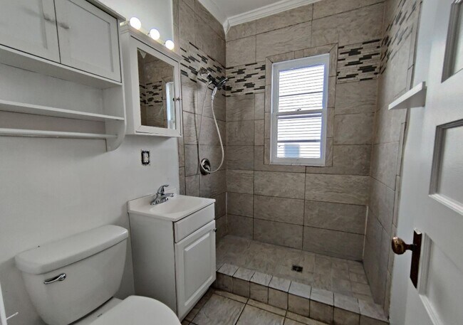 Foto del edificio - 1318 Poplar St