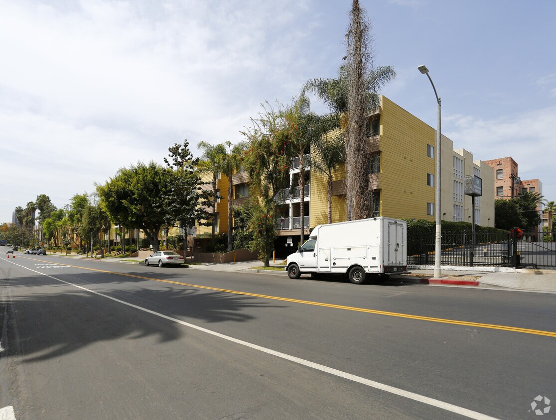 Ardmore Apartments - 331 S Ardmore Ave