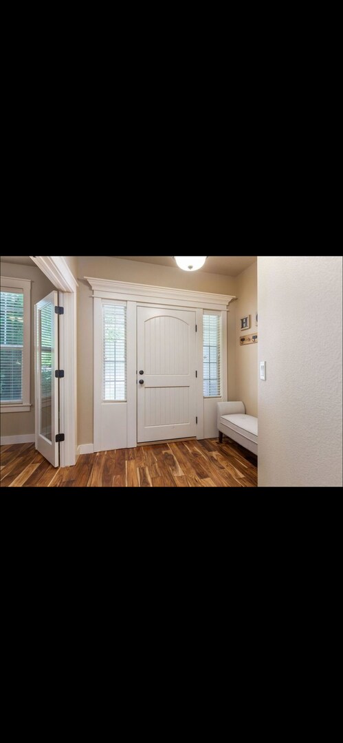 Foto del edificio - 4 Bedrooms with a large back yard