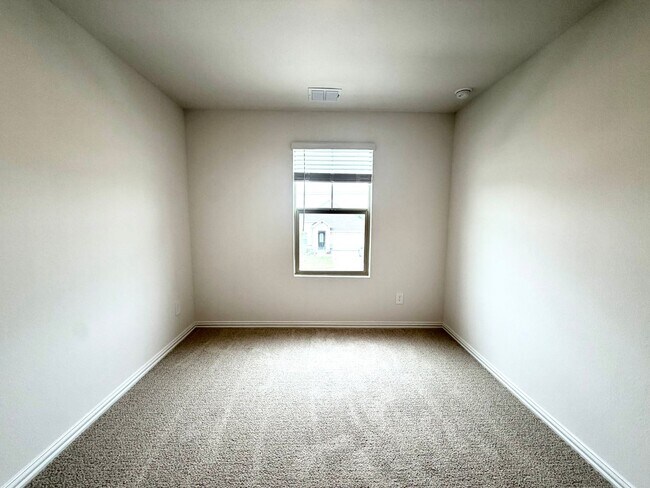 Foto del edificio - New Construction 5 Bedrooms backs to greenbelt!
