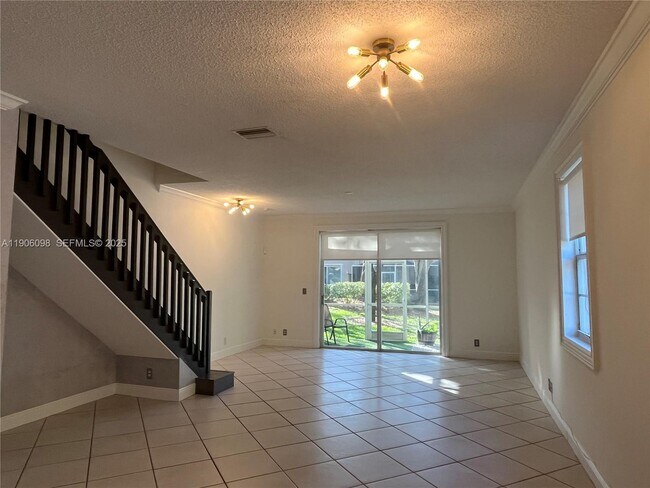 Building Photo - 2045 Pompeii Ct