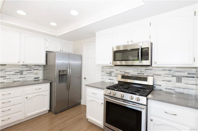 Building Photo - 21166 Vista Del Sol