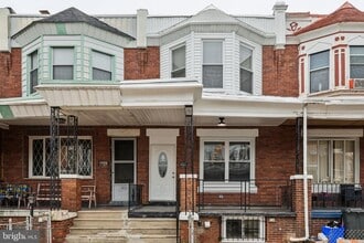 Building Photo - 5724 Pine St