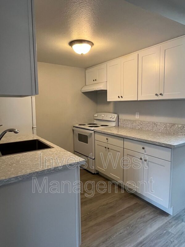Foto del edificio - 632 SE Russell St