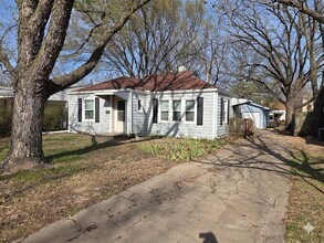 Building Photo - 906 N Pershing St