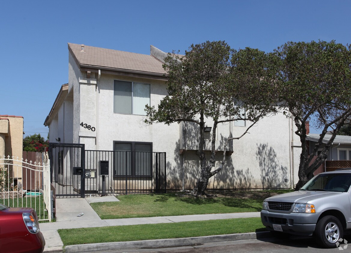 Primary Photo - 4360 Cherokee Ave