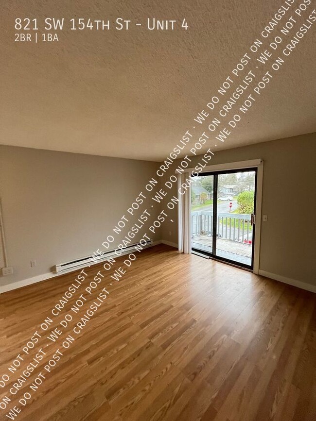 Building Photo - New Burien renovated 2 bedroom 1 bath- upp...