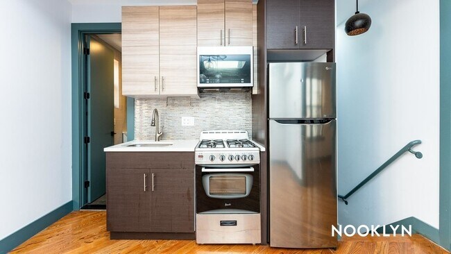 Foto del edificio - 530 Driggs Ave