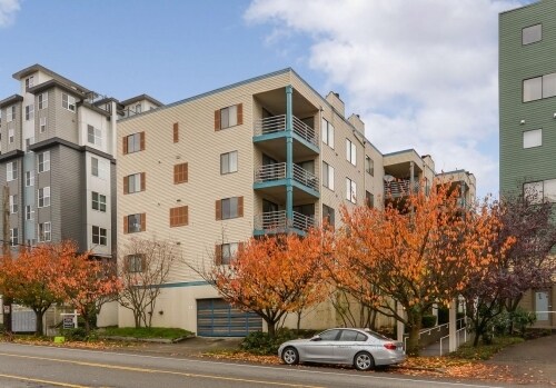 Primary Photo - Avalon Condominiums - 2 bedrooms