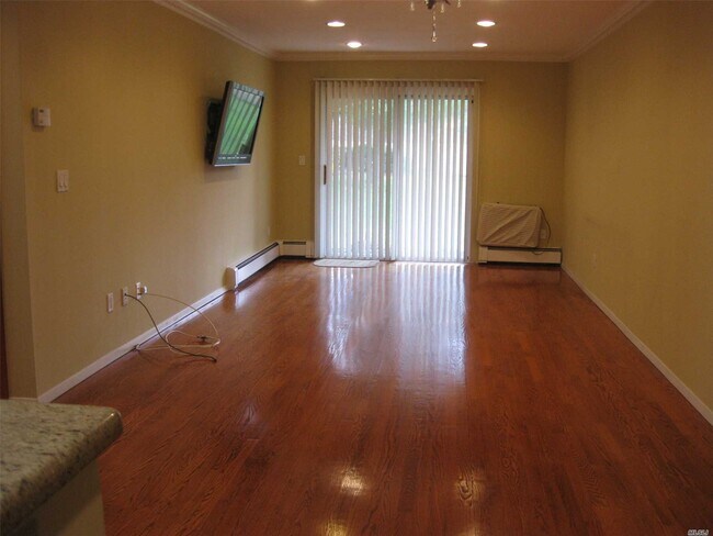 Foto del edificio - 205-58 Brian Crescent