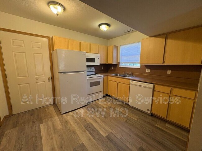 Building Photo - 1410 Frosty Dr