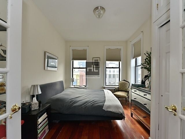 Foto del edificio - 274 W 19th St