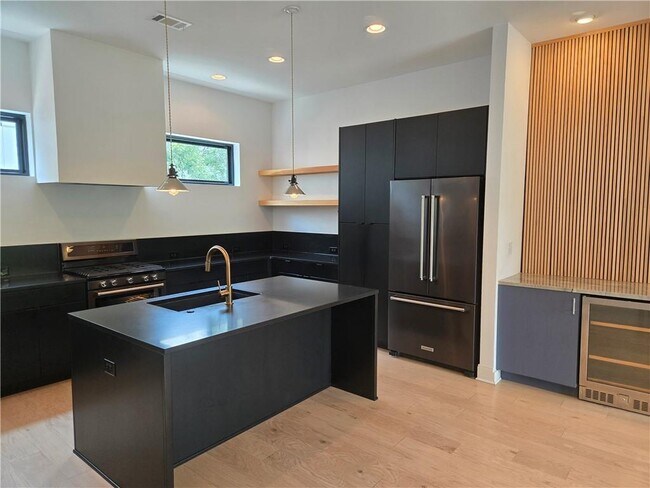 Foto del edificio - 1307 Glenwood Ave SE