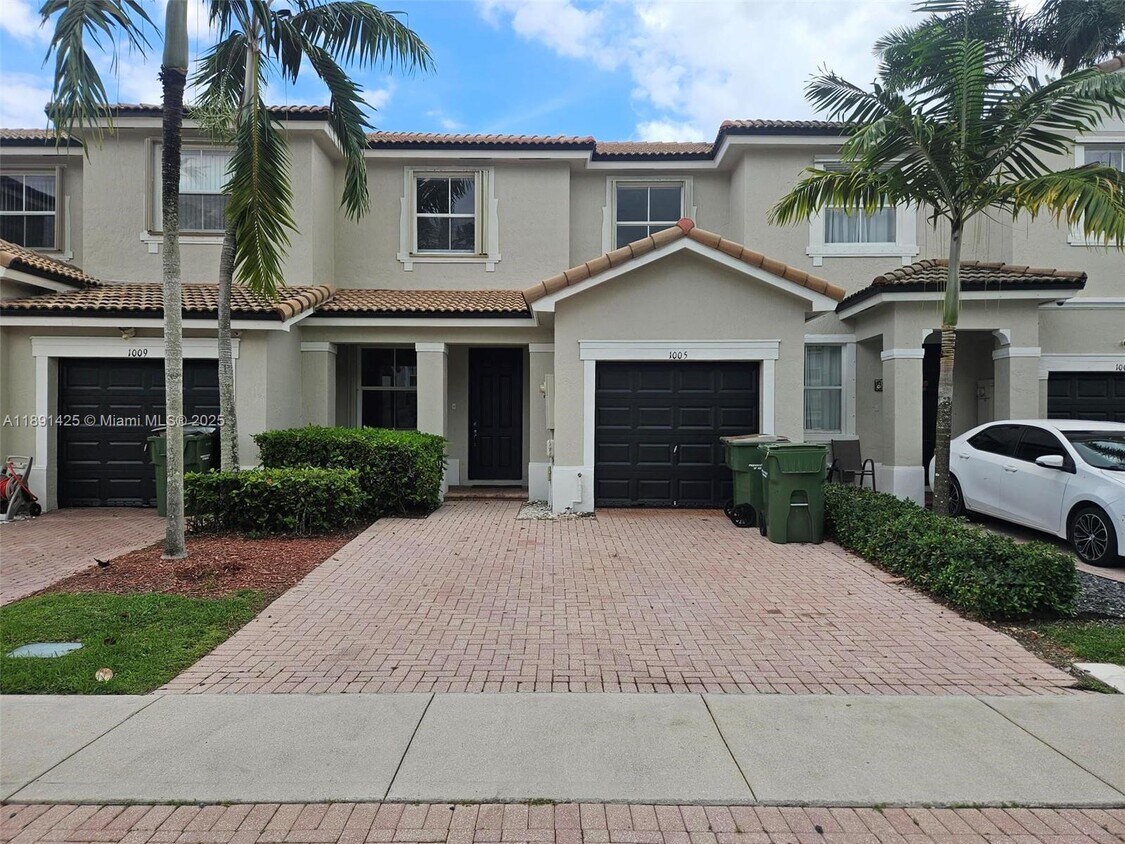 Foto principal - 1005 NE 42nd Ave