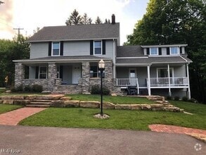 Building Photo - 7984 Chagrin Rd