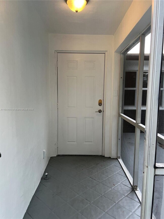 Foto del edificio - 6432 Dewey St
