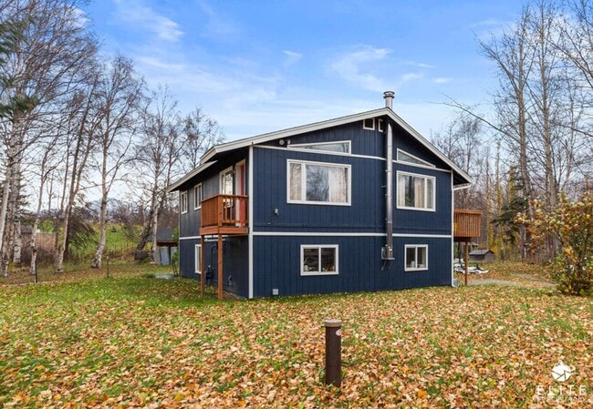 Building Photo - 5 Bedroom | 2.5 Bath | 2 car garage | Fenc...