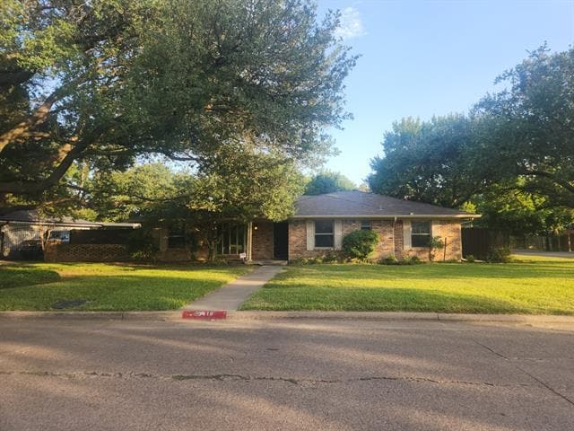 Foto principal - 3410 Whitehall Dr