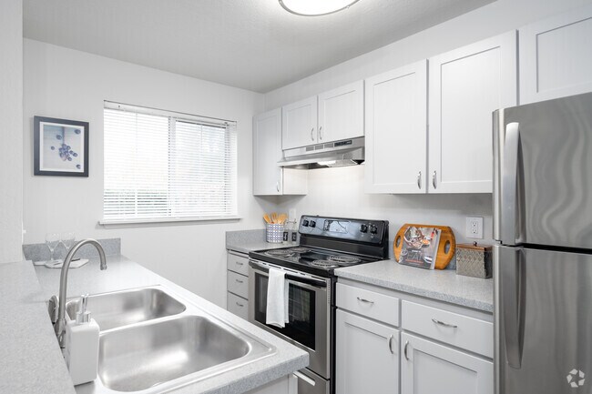 2BD, 1BA - 1,050SF - The Lucent