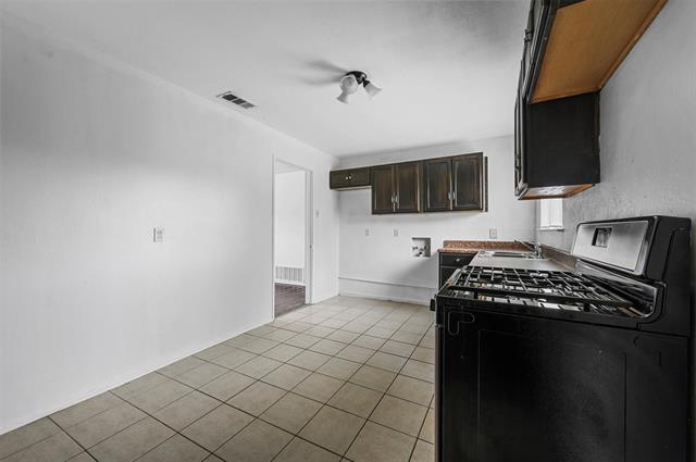 Building Photo - 3830 Basswood Dr