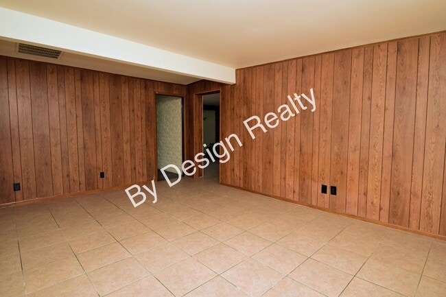 Building Photo - Pristine Remodeled Olive Grove 4 Bedroom 2...