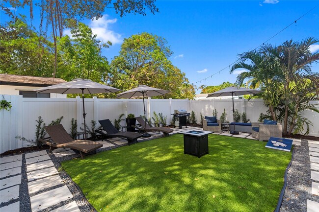 Foto del edificio - 719 NE 36th St