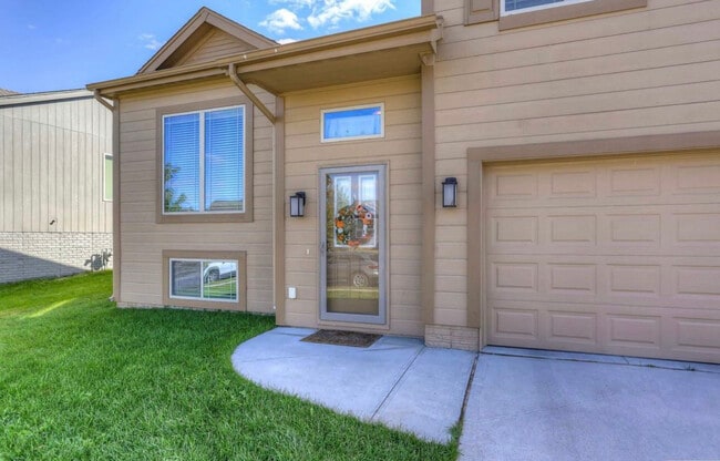 Building Photo - 9135 Hanover St