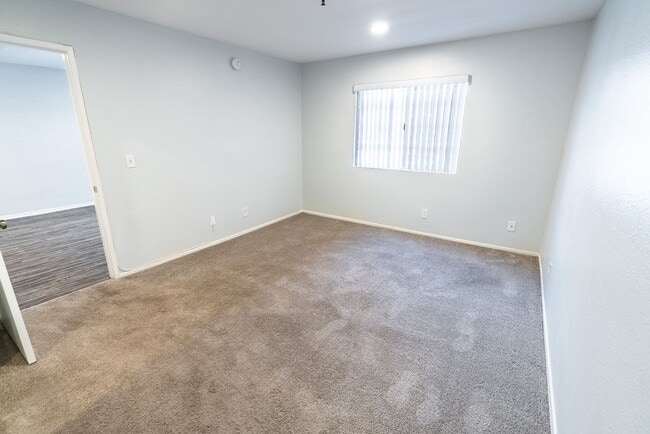 Interior Photo - 4378 Sepulveda Blvd