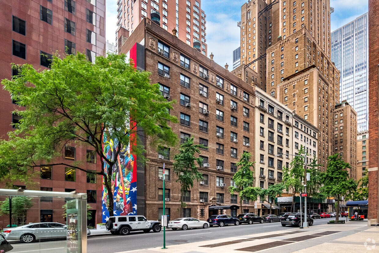 Foto principal - 150 E 49th St