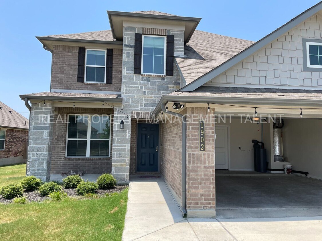 Primary Photo - 4 Bedroom, 2.5 Bathroom Home for Rent in T...