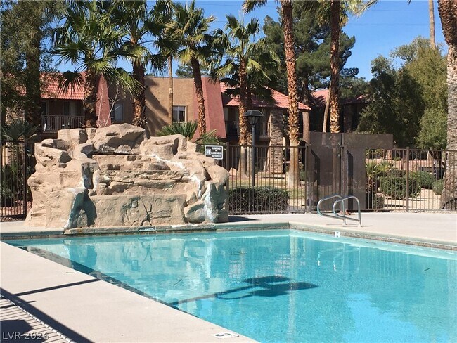 Foto del edificio - 4380 Sandy River Dr