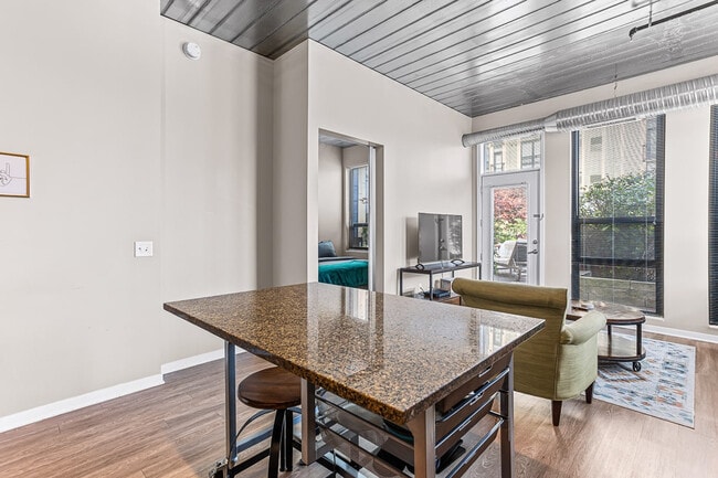 Building Photo - 201 S 1st St