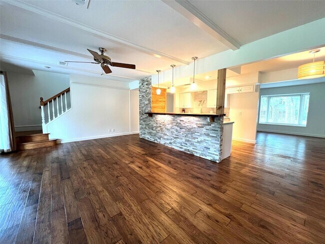 Building Photo - 124 Mill Creek Drive