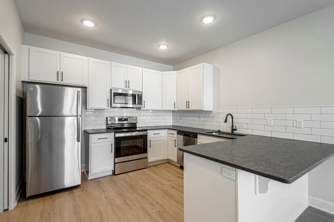Foto del edificio - 1 Bed 1.5 Bath Luxury Energy Efficient Tow...
