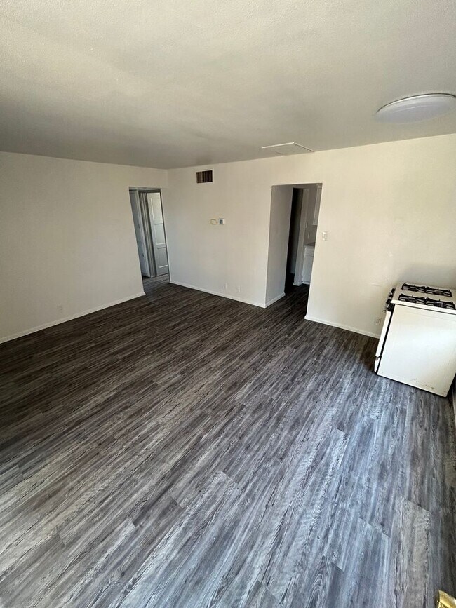 Foto del edificio - 2 bedroom with AC