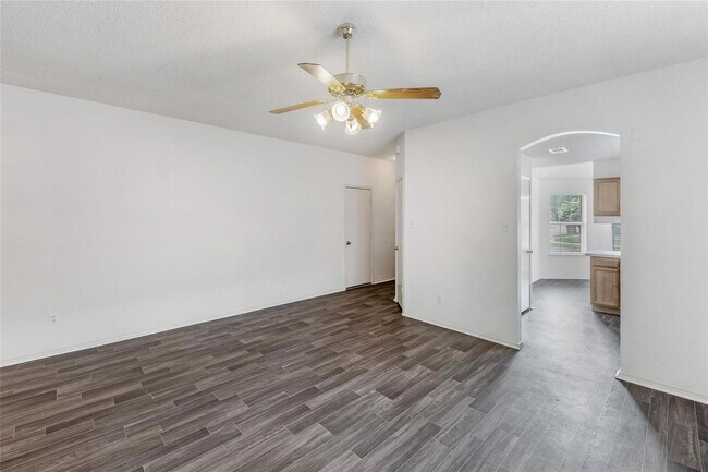 Building Photo - 7024 Negril Ct