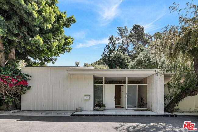 Building Photo - 1504 Stone Canyon Rd