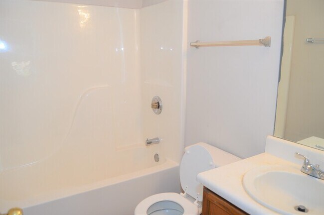 Foto del edificio - Available Now! Move in Ready!