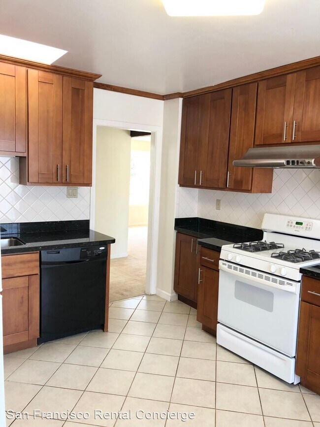 Building Photo - 3 br, 1 bath House - 2039 32nd Avenue
