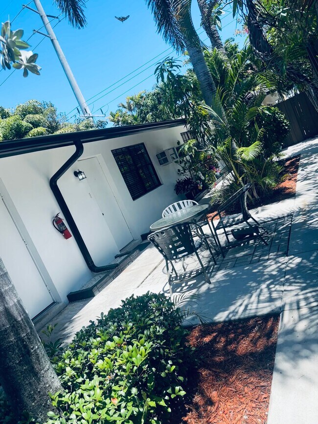 Foto del edificio - 1240 NE 12th Ave