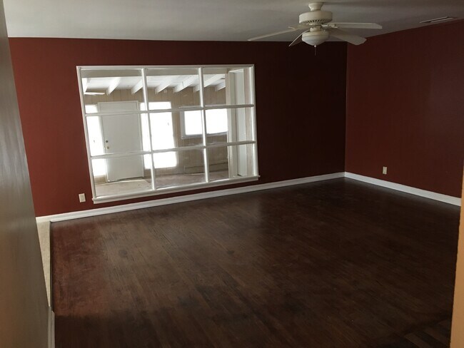 Building Photo - 8401 Wilbur Ave