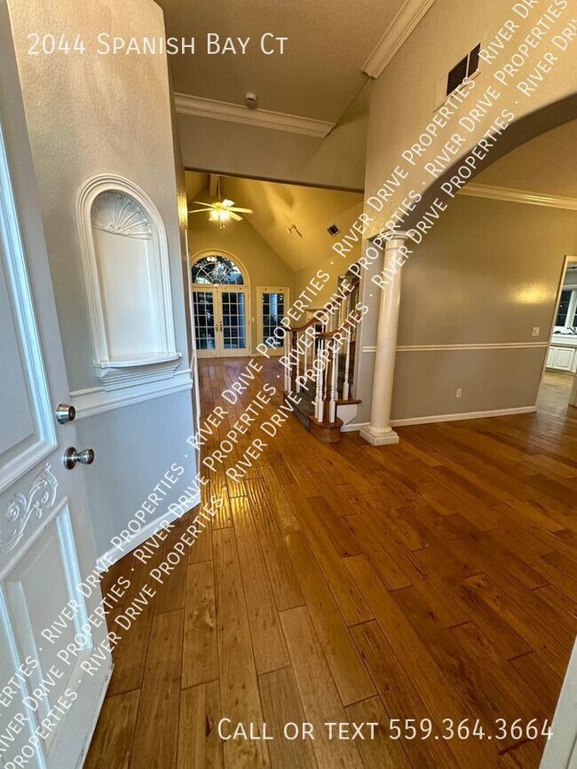 Building Photo - Spectacular custom home for lease!