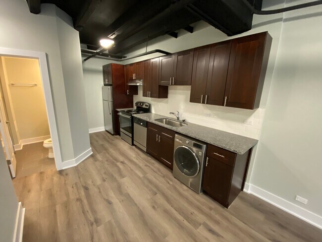 Building Photo - 485 Roger Williams Ave